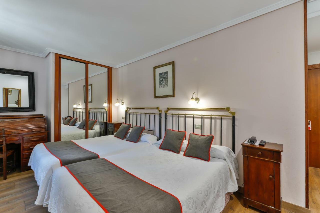Hotel Santillana Santillana del Mar Esterno foto