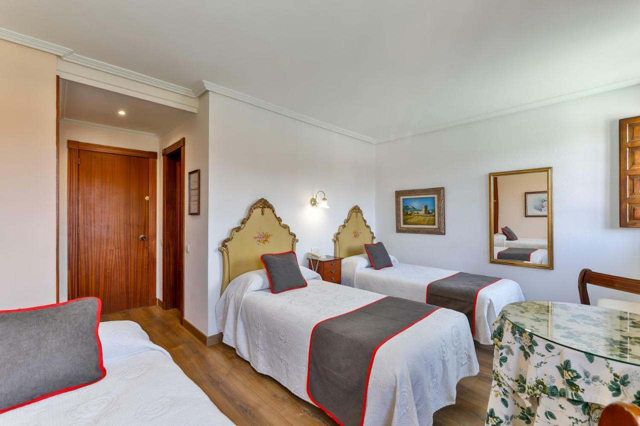 Hotel Santillana Santillana del Mar Esterno foto